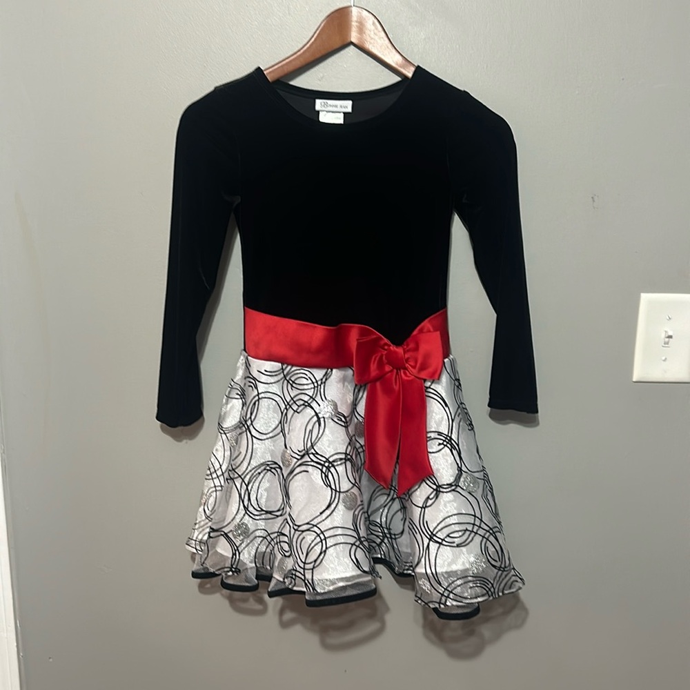 Bonnie Jean Fancy Dress, Black Velvet/White Tulle, Size 8 Excellent Condition!